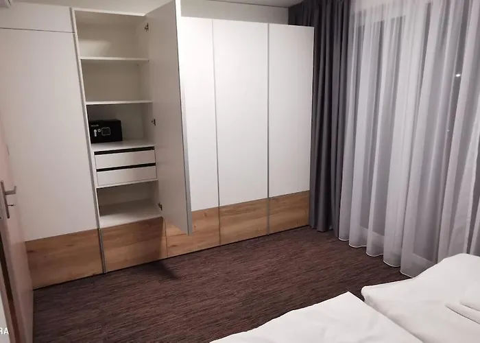 Na Slnecnych Jazerach V Senci *